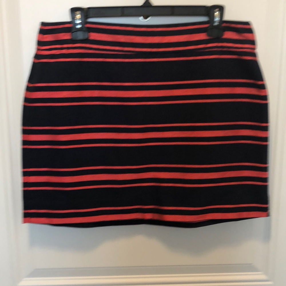 Classic looking navy J. Crew skirt with strips